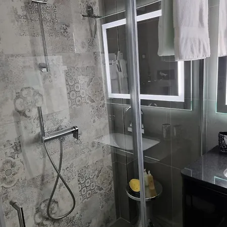 Palms Luxury Πανσιόν